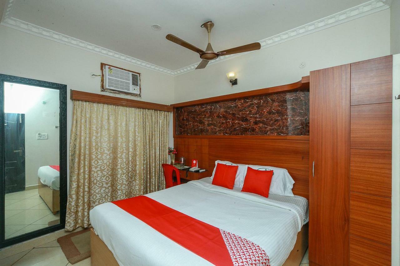 Oyo 8153 K Empire Hotel
