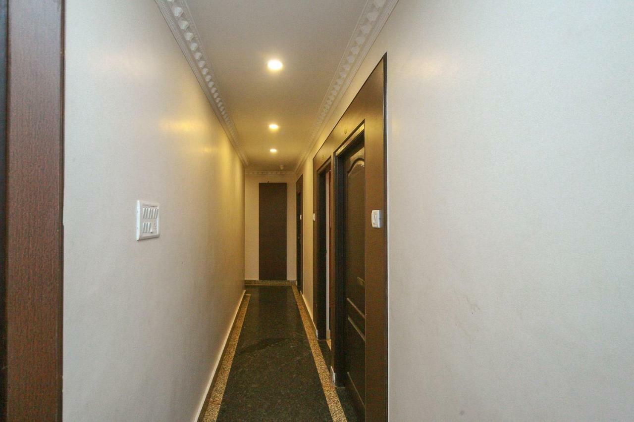 Oyo 8153 K Empire Hotel