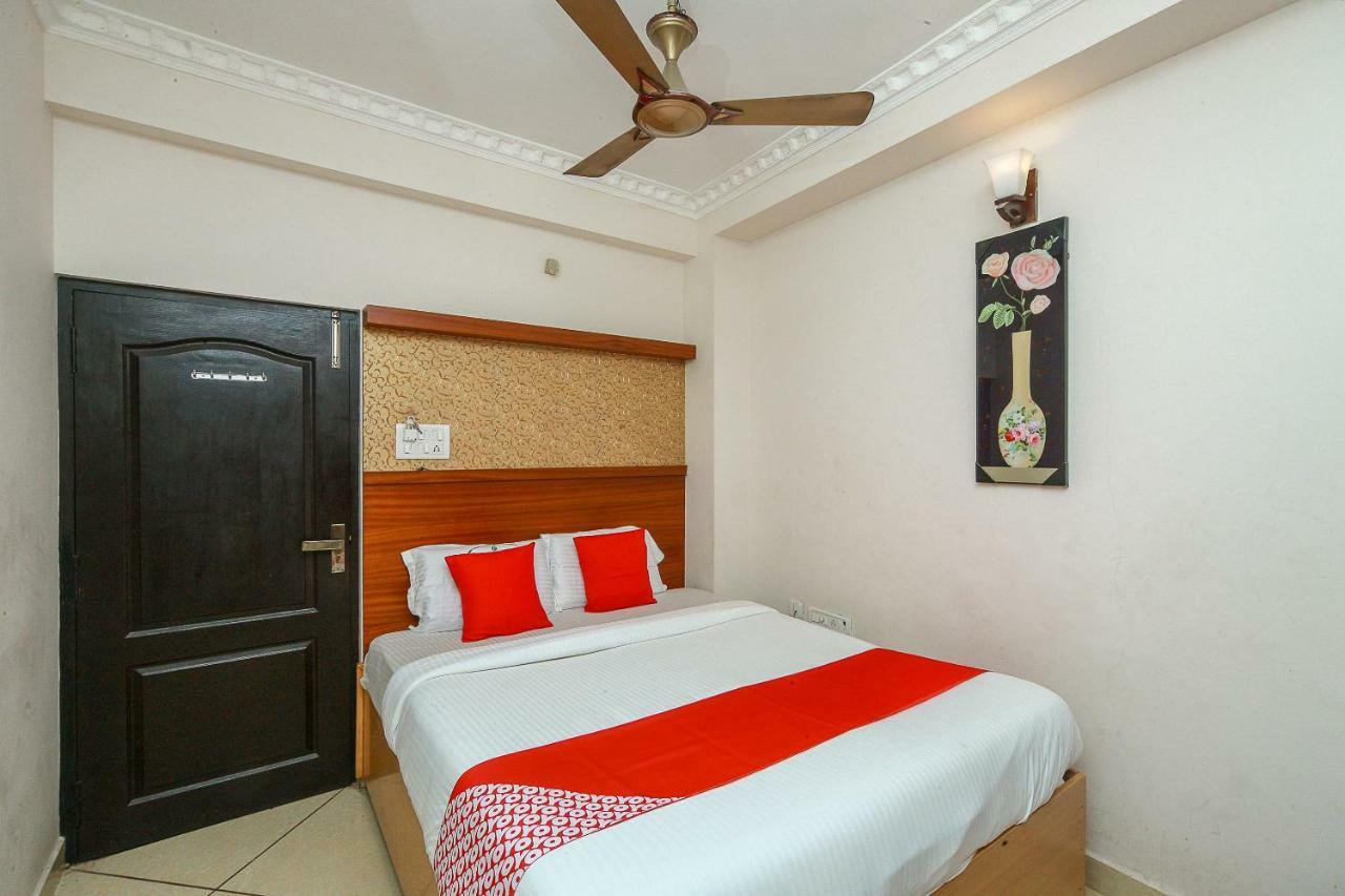 Oyo 8153 K Empire Hotel Chennai